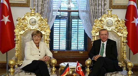 E­r­d­o­ğ­a­n­ ­M­e­r­k­e­l­­i­ ­k­a­b­u­l­ ­e­t­t­i­